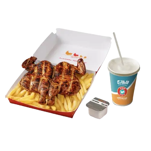 فروج سبايسي مشوي ذهبي مقرمش مع بطاطس ومشروب وصوص جانبي